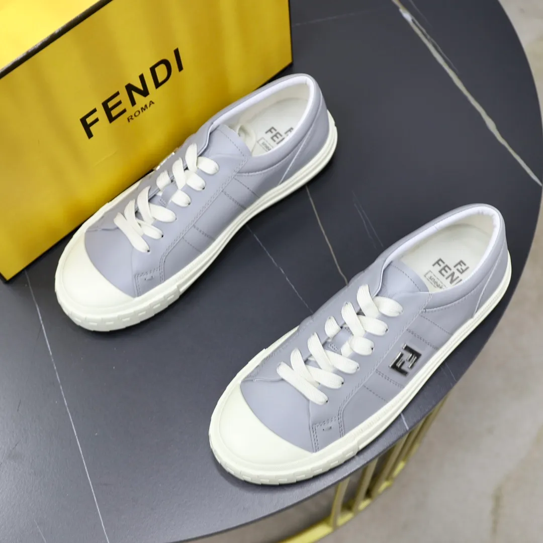 Factory price: 580💰Original order (couple model) Brand: FENDI Fendi🙅‍♂️🙅‍♂️🙅‍♂️ Size: Female 35–40, Male 39-44 (45 can be customized) Grade: Official website genuine Material: Imported original cowhide upper Original comfortable lining TPU wear-resistant lightweight outsole Style category: Loafers New trendy shoes color: actual picture color